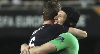 Čech je s Arsenalem ve finále EL! Vyzve Chelsea, která zvládla penalty