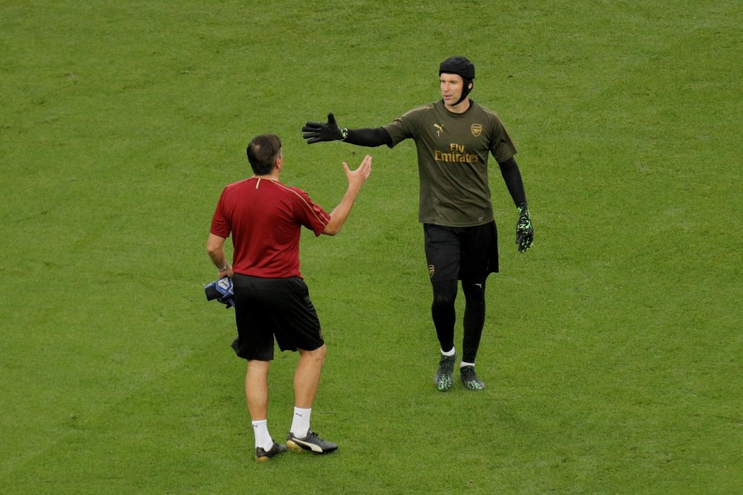 Petr Čech na tréninku Arsenalu před finále Evropské ligy proti Chelsea v ázerbájdžánském Baku