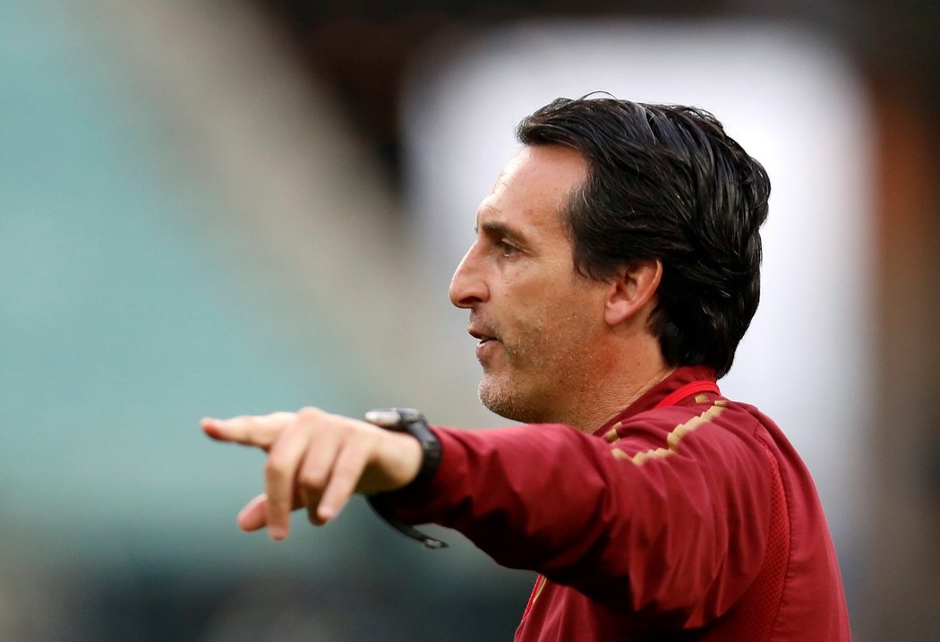 Trenér Arsenalu Unai Emery na tréninku den před finále Evropské ligy v Baku