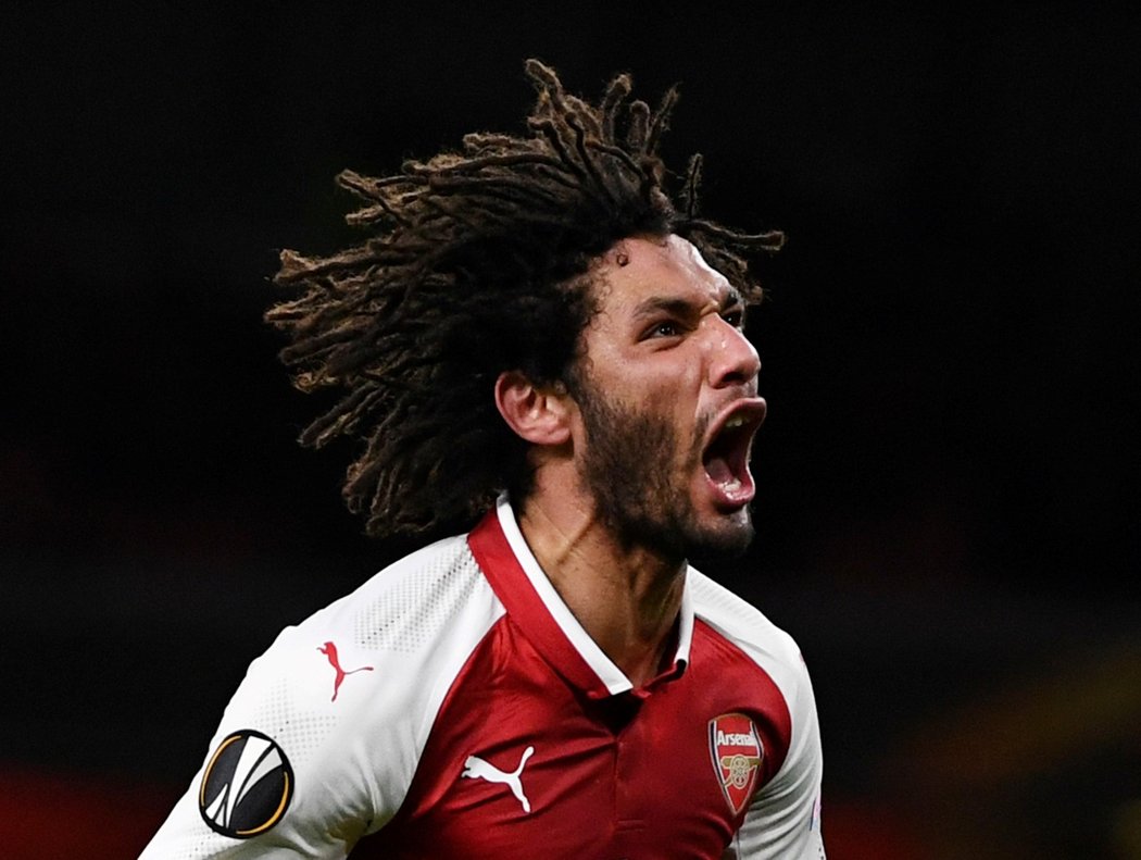 Mohamed Elneny slaví šestou branku týmu