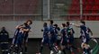 Radost fotbalistů Arsenalu, když se prosadili v utkání Evropské ligy proti Olympiakosu Pireus