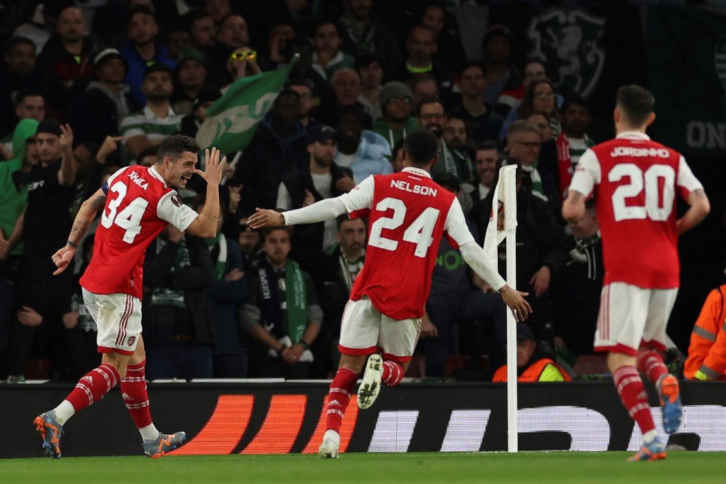 Arsenal slaví úvodní gól zápasu proti Sportingu