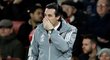 Rozladěný kouč Arsenalu Unai Emery během domácího zápasu s Frankfurtem