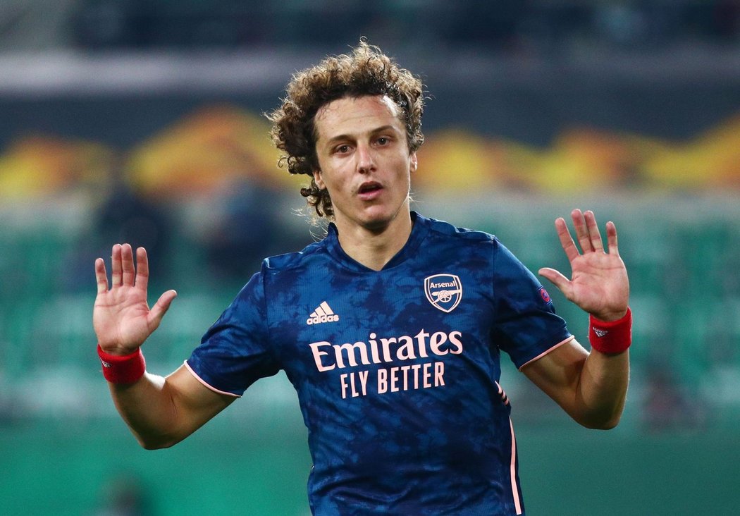 Obránce Arsenalu David Luiz