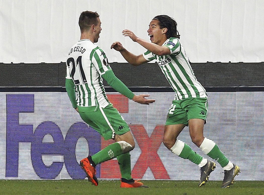 Teprve 18letý Diego Lainez zařídil gólem v 90. minutě remízu Betisu 3:3 proti Rennes