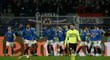 Smutek fotbalistů Dortmundu po inkasované brance v zápase Evropské ligy proti Glasgow Rangers