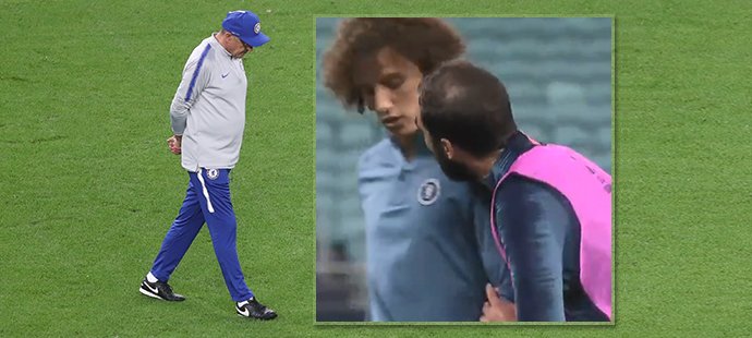 Italský kouč Chelsea Maurizio Sarri nebyl s úterním tréninkem svého týmu spokojený