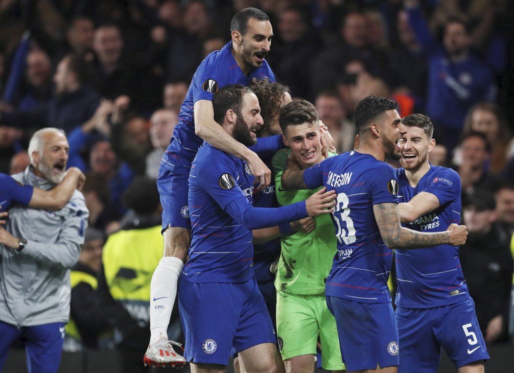 Emotivní radost hráčů Chelsea po postupu do finále Evropské ligy