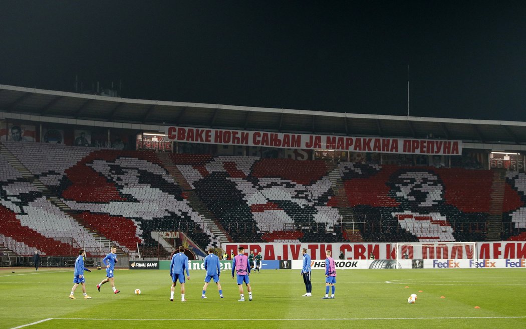 Rozcvička fotbalistů Liberce před zápasem v Bělehradě