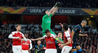 Čech má nulu, Arsenal porazil Neapol 2:0. Valencia dvakrát pálila v nastavení