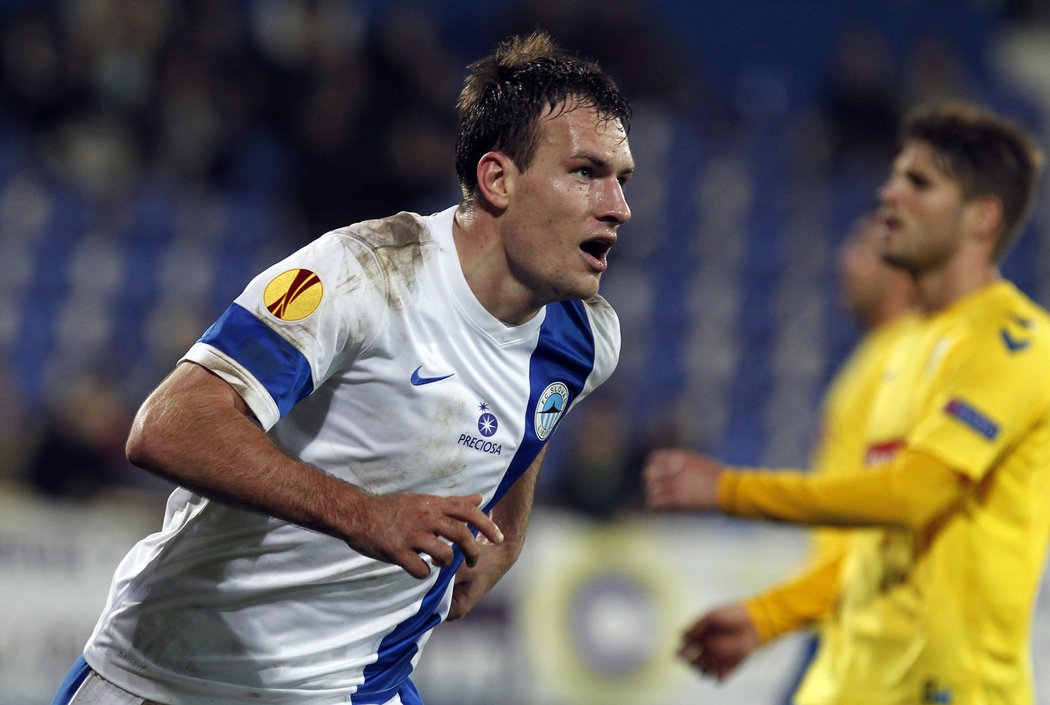Michael Rabušic se raduje v Estorilu z gólu na 2:0