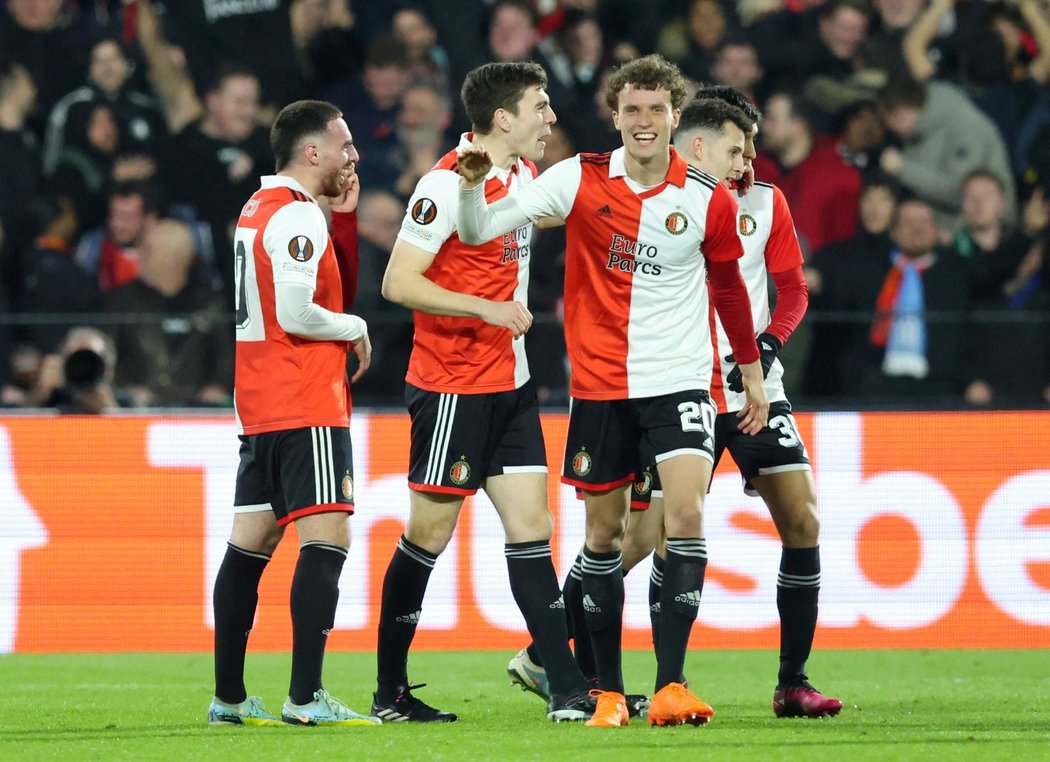 Fotbalisté Feyenoordu v odvetném zápase na domácí půdě rozdrtili Šachtar Donětsk