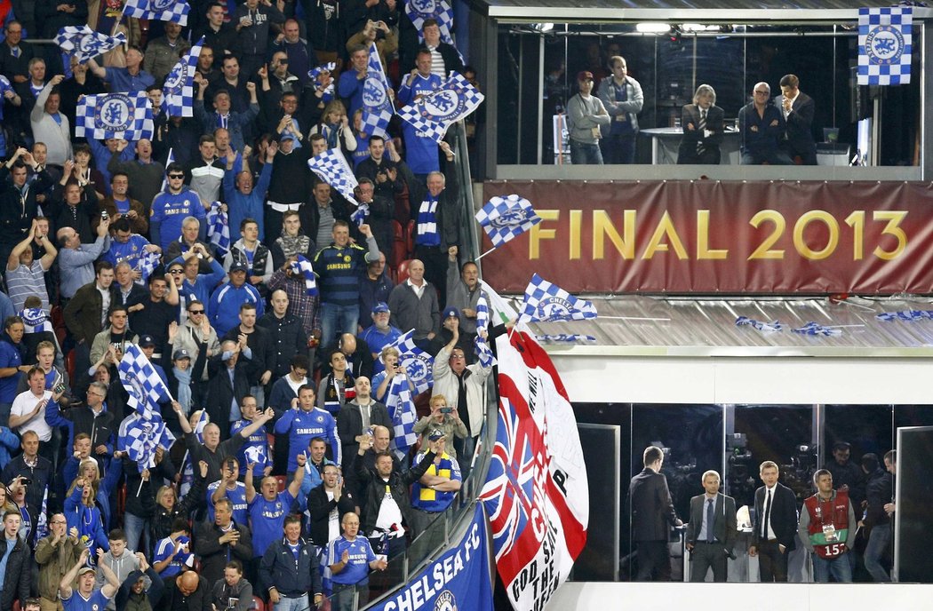 V nastaveném čase rozhodli pro sebe fotbalisté Chelsea finále Evropské ligy proti Benfice Lisabon. Vyhráli 2:1 gólem Ivanoviče. Radost měli ohromnou, dočkali se první trofeje v sezoně, užívali si to i fanoušci.