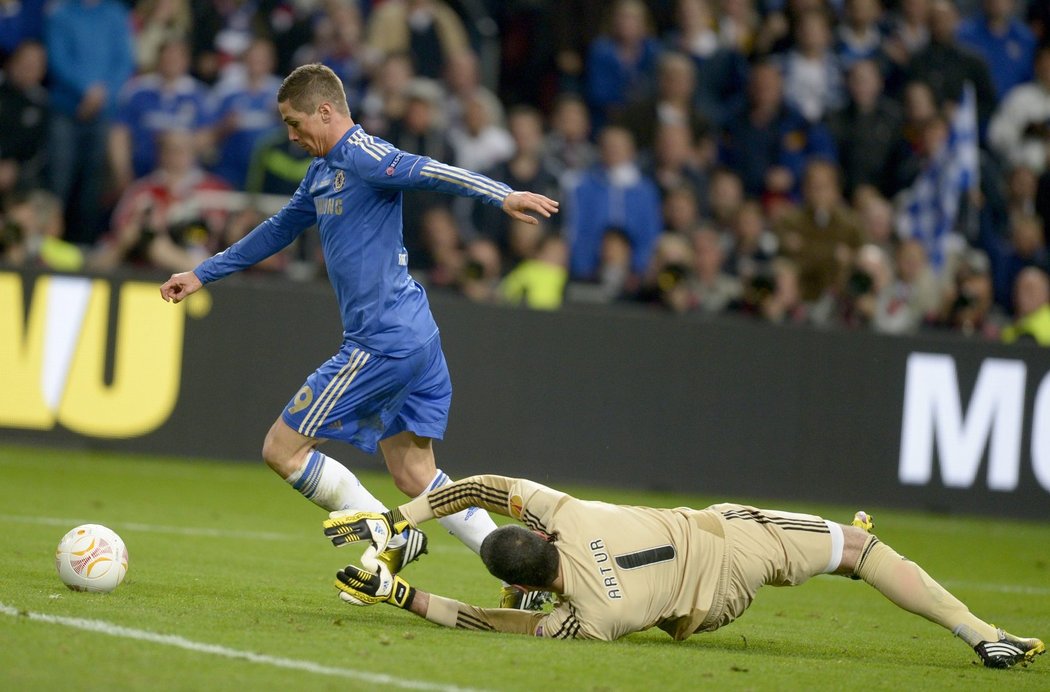 Fernando Torres vstřelil první gól Chelsea ve finále Evropské ligy. Chelsea vyhrála nad Benfikou nakonec 2:1