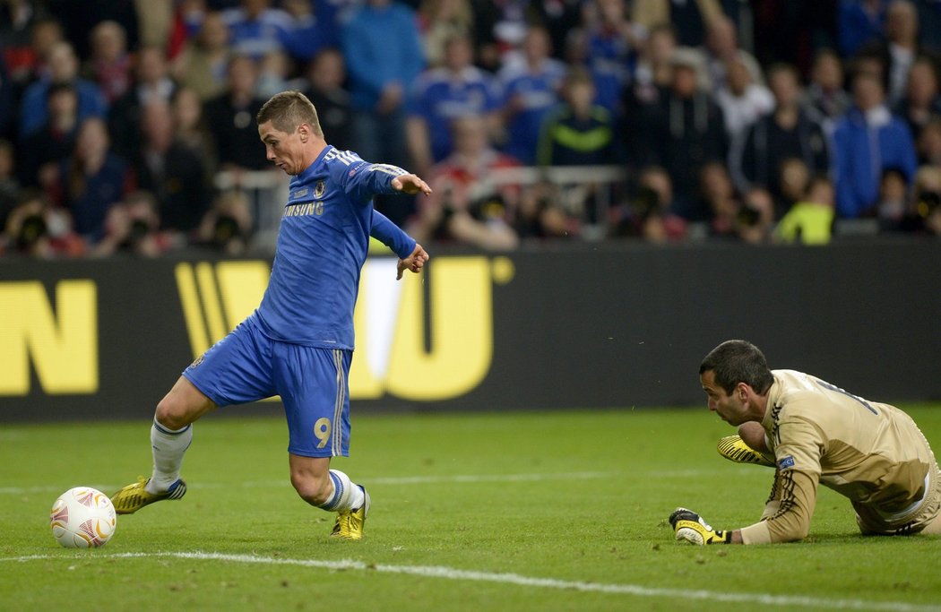 Fernando Torres vstřelil první gól Chelsea ve finále Evropské ligy. Chelsea vyhrála nad Benfikou nakonec 2:1