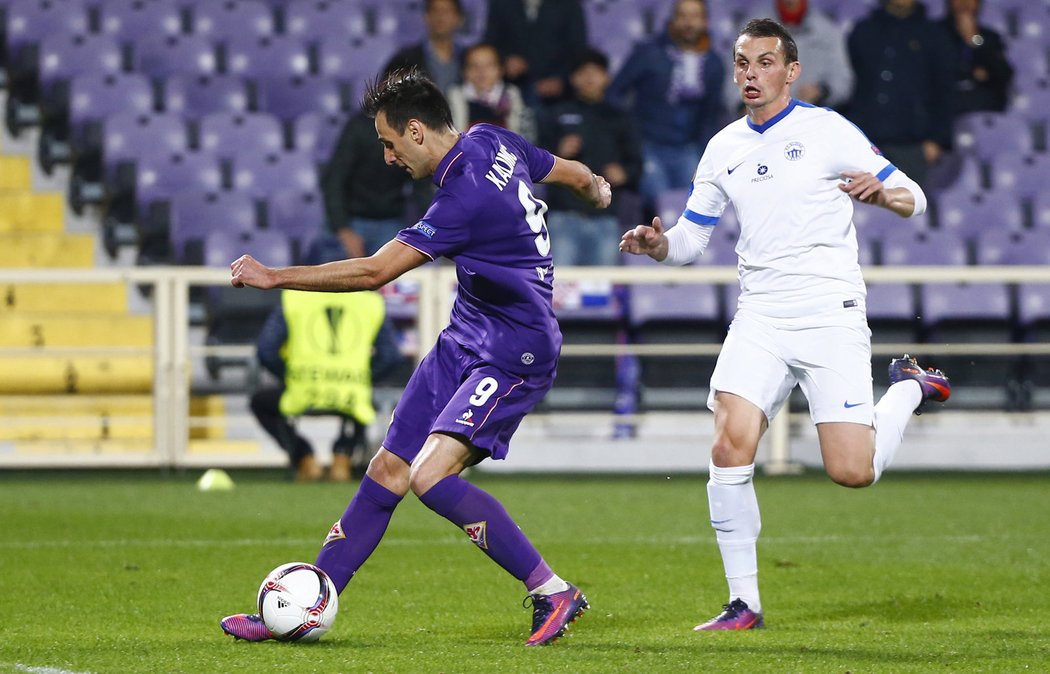 Druhý gól Fiorentiny vstřelil Nikola Kalinič