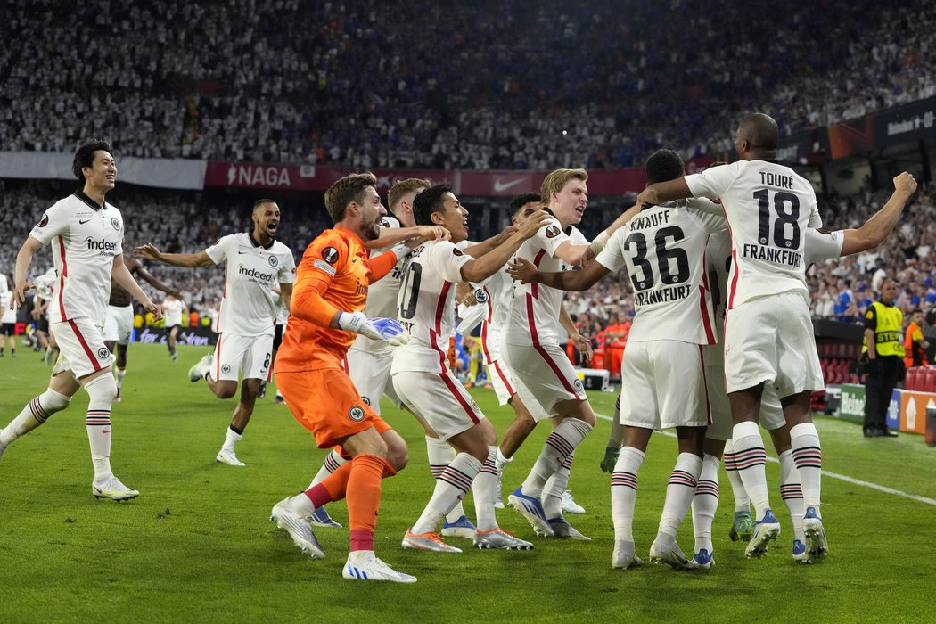 Frankfurt slaví triumf v Evropské lize