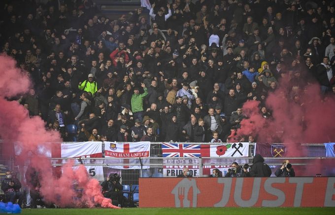 West Ham pyká za řádění fanoušků. UEFA jim zakázala výjezd do Vídně West Ham pyká za řádění fanoušků. UEFA jim zakázala výjezd do Vídně