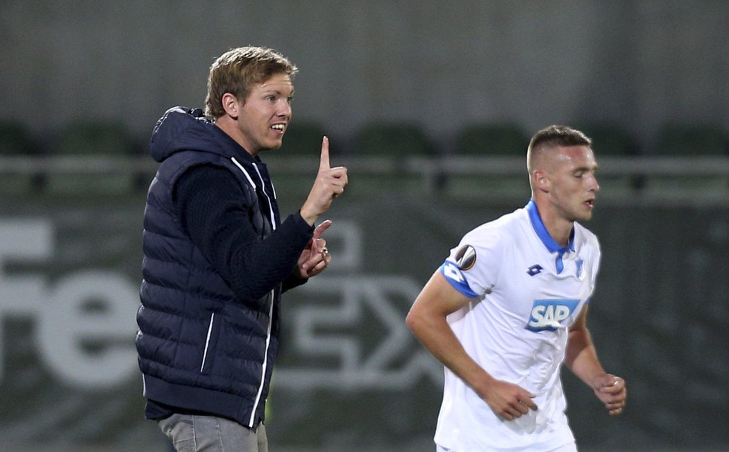 Trenér Hoffenheimu Julian Nagelsmann a jediný střelec jeho týmu v Razgradu - Pavel Kadeřábek