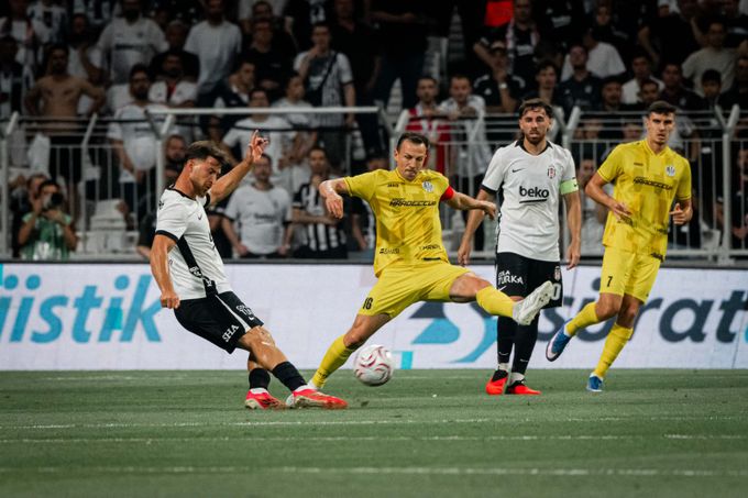 ONLINE: Besiktas - Hradec 1:0. Turci vedou, odstartovala druhá půle. Jediným střelcem Černý ONLINE: Besiktas - Hradec 1:0. Turci vedou, odstartovala druhá půle. Jediným střelcem Černý