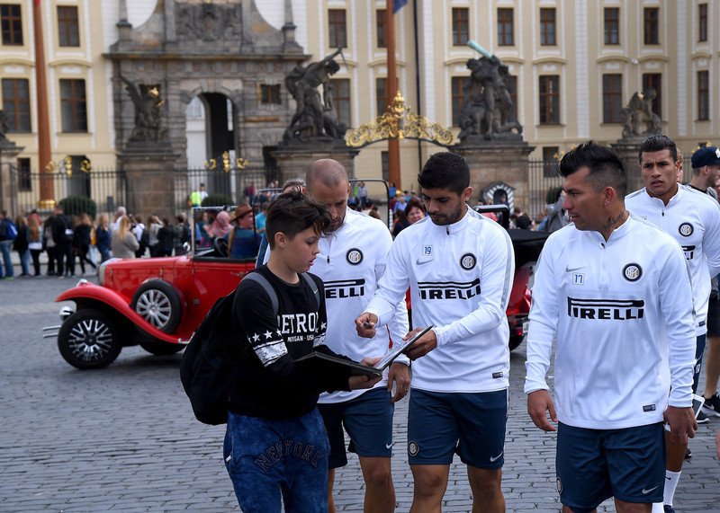 Inter Milán před Pražským hradem