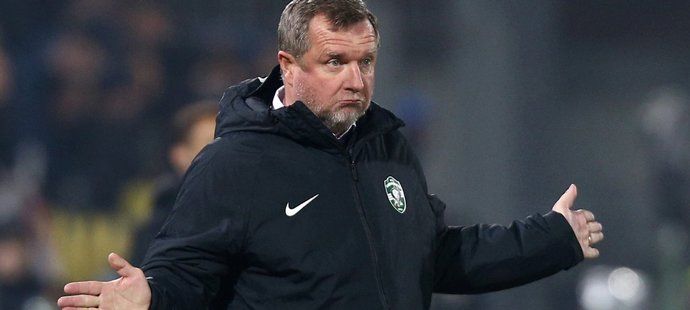 Český trenér Pavel Vrba na lavičce Ludogorce Razgrad v utkání Evropské ligy proti Interu