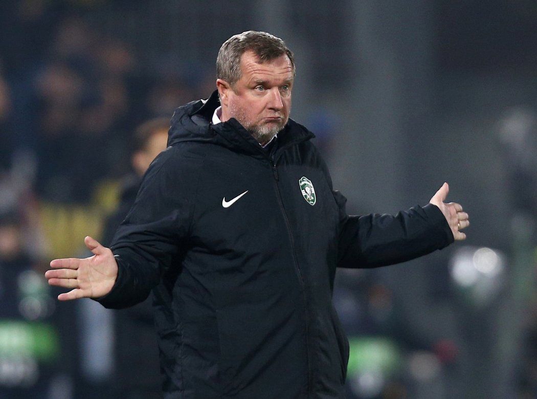 Český trenér Pavel Vrba na lavičce Ludogorce Razgrad v utkání Evropské ligy proti Interu