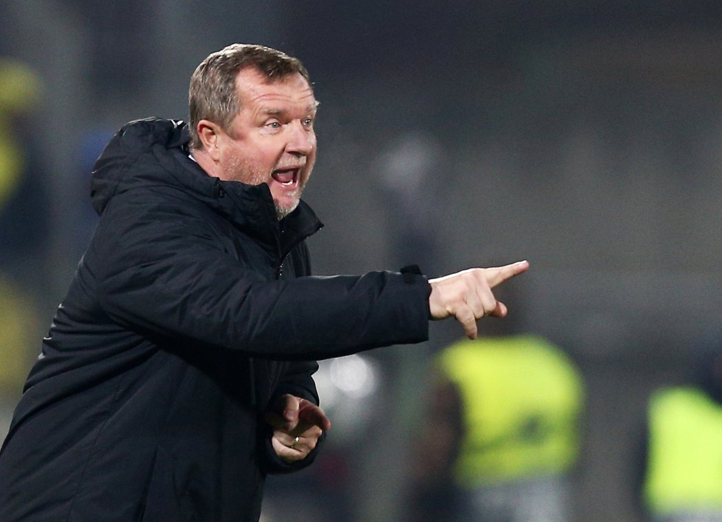 Český trenér Pavel Vrba na lavičce Ludogorce Razgrad v utkání Evropské ligy proti Interu