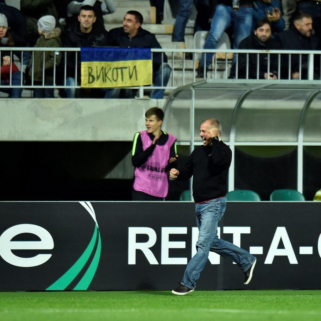 Jablonecký trenér Petr Rada slavil vyrovnávací gól Michala Trávníka skoro až na hřišti