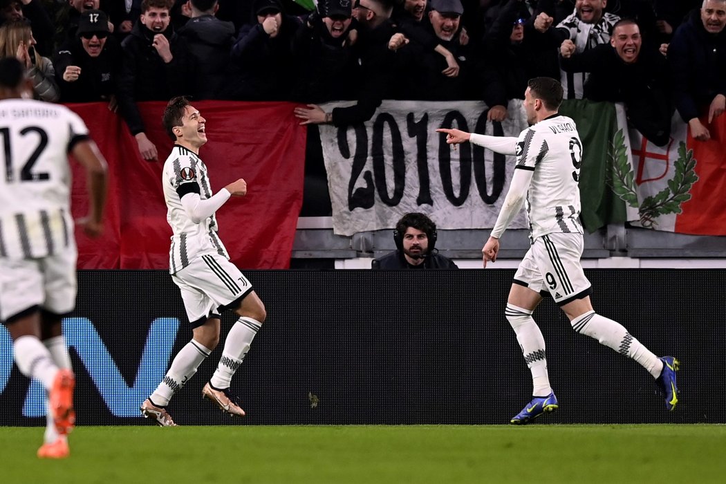 Juventus se raduje po gólu Dušana Vlahoviče