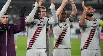 Schick s Kovářem slaví postup přes West Ham, Liverpool i Benfica končí