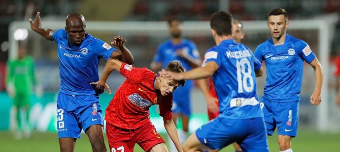 Liberec bojuje na hřišti FCSB