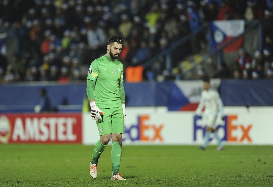 Tomáš Koubek musel několikrát lovit míč ze sítě