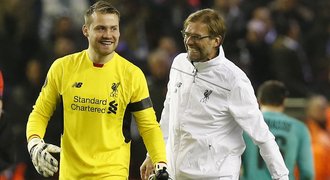 Klopp se smál, ale... Mignolet držel míč 21 sekund, sudí ho trestal