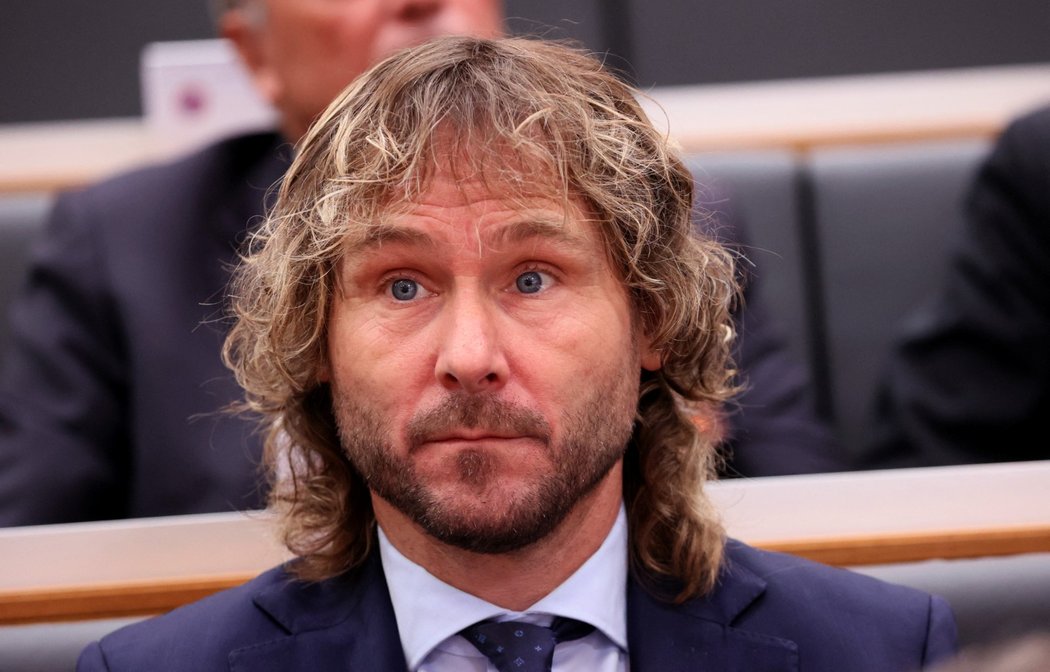 Pavel Nedvěd jako zástupce Juventusu při losování Evropské ligy