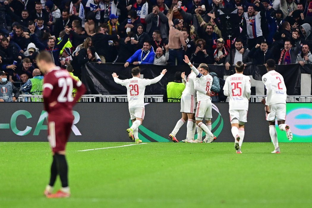 Gólová radost hráčů Lyonu