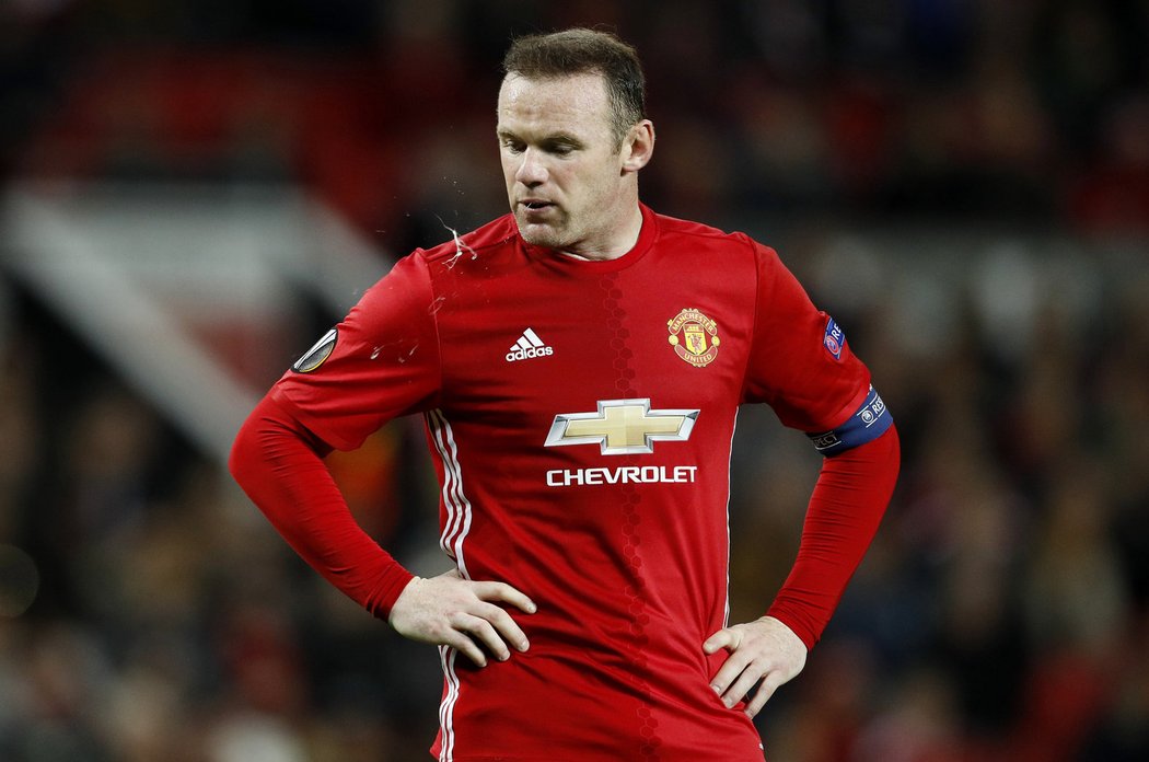 Wayne Rooney nastoupil za Manchester United v základní sestavě proti Fenerbahce