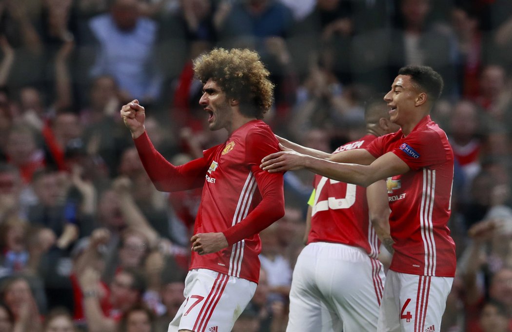 Marouane Fellaini dal první gól United proti Celtě Vigo