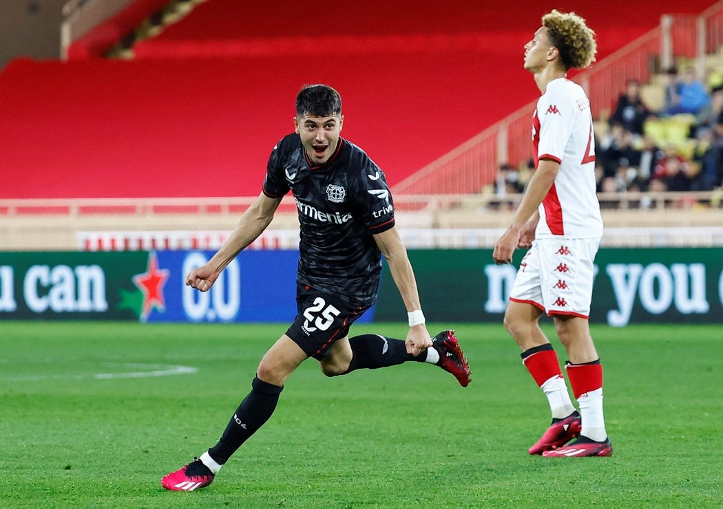 Exequiel Palacios slaví gól proti Monaku