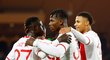 Fotbalisté Monaka slaví gól, kterým si vybojovali prodloužení