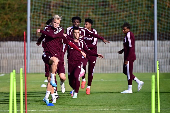 Sparta letí do Řecka. Vrací se klíčový stoper, ale v Praze zůstala ofenzivní opora Sparta letí do Řecka. Vrací se klíčový stoper, ale v Praze zůstala ofenzivní opora