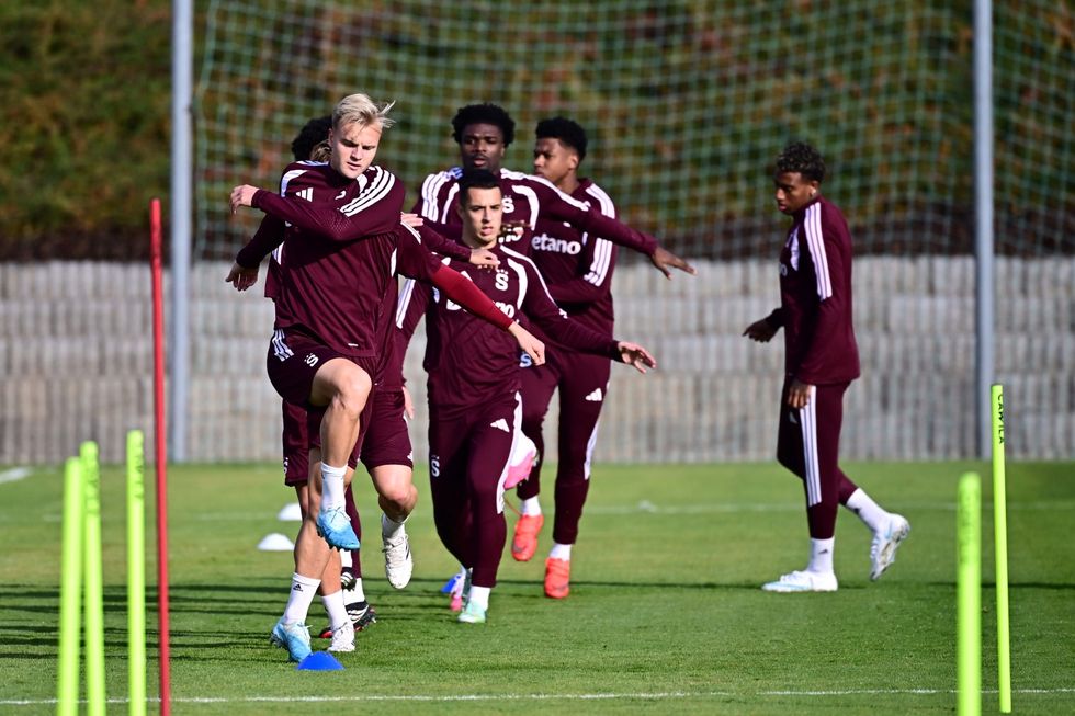 Sparta letí do Řecka. Vrací se klíčový stoper, ale v Praze zůstala ofenzivní opora Sparta letí do Řecka. Vrací se klíčový stoper, ale v Praze zůstala ofenzivní opora