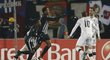 Leandre Tawamba se raduje v dresu Partizanu Bělehrad z gólu do sítě Plzně