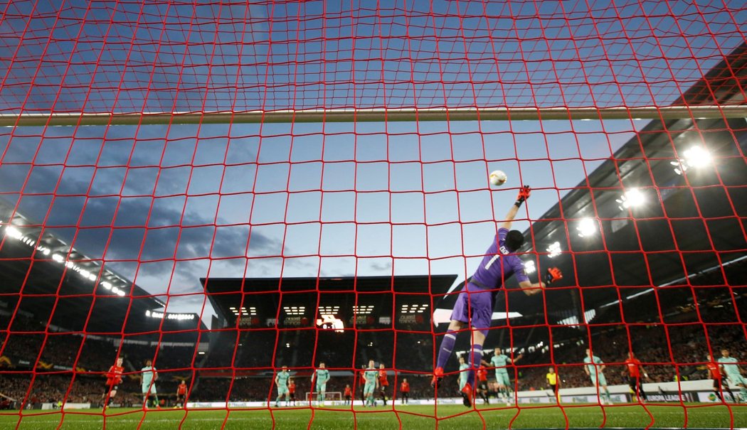 I když v Rennes třikrát inkasoval, tak si Petr Čech připsal i několik velmi dobrých zákroků