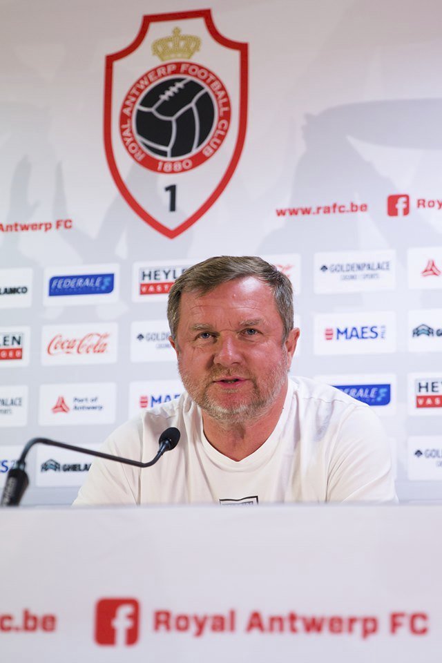 Pavel Vrba a jeho tým skončil v předkole Evropské ligy poté, co vypadl s Olympiakosem v bojích o Ligu mistrů