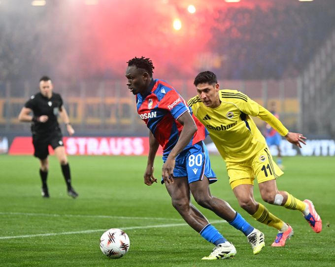 ONLINE: Plzeň - Fenerbahce 0:0. V útoku Durosinmi i Adu, hraje také Paluska ONLINE: Plzeň - Fenerbahce 0:0. V útoku Durosinmi i Adu, hraje také Paluska