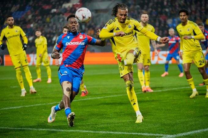 ONLINE: Plzeň - Fenerbahce 0:0. Hosté po změně stran zahrozili, Viktoria ale drží nulu ONLINE: Plzeň - Fenerbahce 0:0. Hosté po změně stran zahrozili, Viktoria ale drží nulu