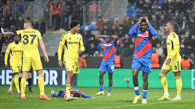 ONLINE: Plzeň - Fenerbahce 0:0. Durosinmi v obrovské šanci, Adu trefil tyč! ONLINE: Plzeň - Fenerbahce 0:0. Durosinmi v obrovské šanci, Adu trefil tyč!