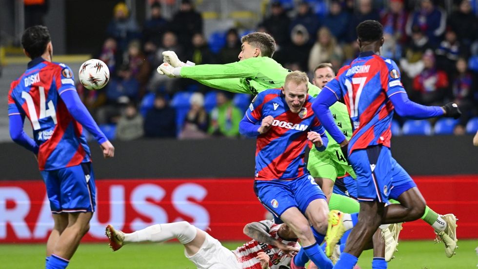 Florian Wiegele v akci proti Freiburgu