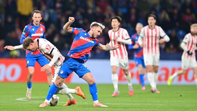 ONLINE: Plzeň - Freiburg 0:0. Viktoria po pauze střídá, na plac jde Ladra místo Vydry ONLINE: Plzeň - Freiburg 0:0. Viktoria po pauze střídá, na plac jde Ladra místo Vydry
